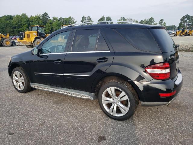4JGBB8GB5BA630002 - 2011 MERCEDES-BENZ ML 350 4MATIC BLACK photo 2