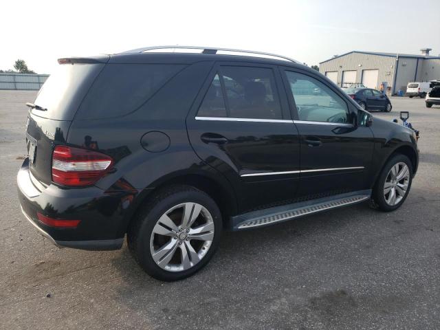 4JGBB8GB5BA630002 - 2011 MERCEDES-BENZ ML 350 4MATIC BLACK photo 3