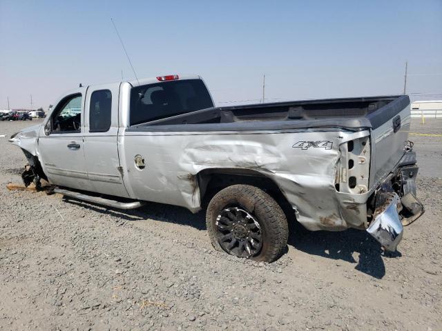 1GT220C84BZ428558 - 2011 GMC SIERRA K2500 SLE SILVER photo 2