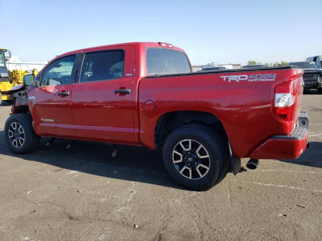 5TFDW5F11HX645899 - 2017 TOYOTA TUNDRA CREWMAX SR5 RED photo 2