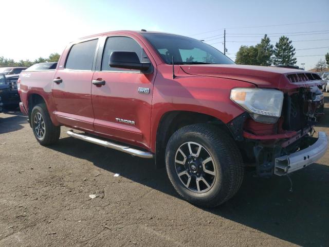 5TFDW5F11HX645899 - 2017 TOYOTA TUNDRA CREWMAX SR5 RED photo 4