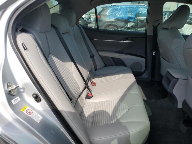 4T1B11HK9JU089512 - 2018 TOYOTA CAMRY L SILVER photo 10