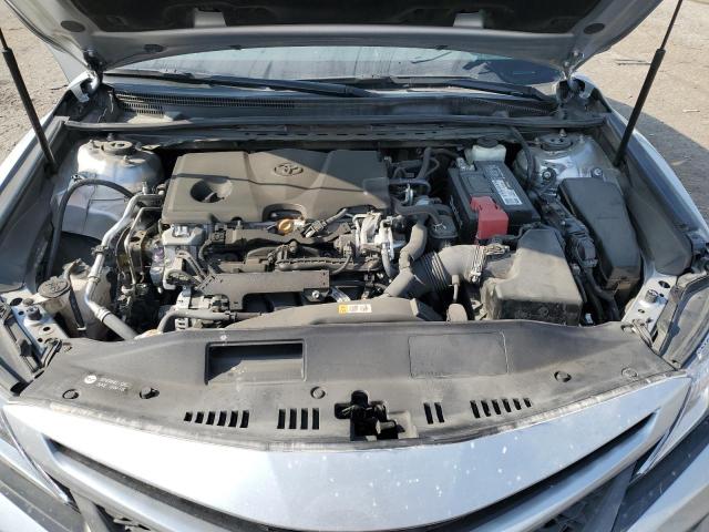 4T1B11HK9JU089512 - 2018 TOYOTA CAMRY L SILVER photo 11