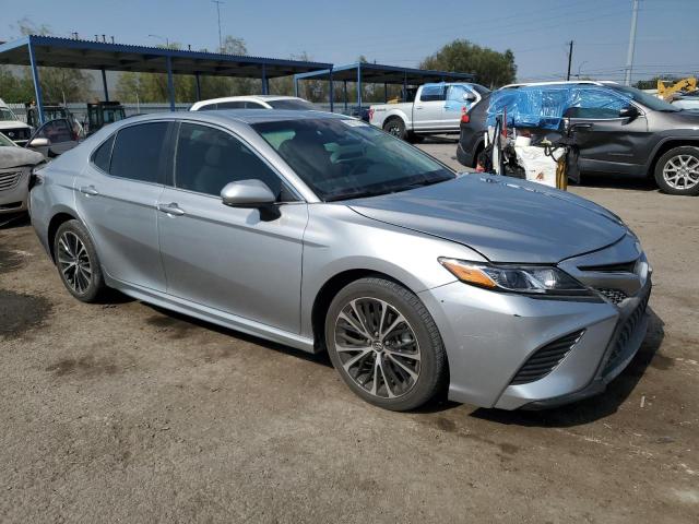 4T1B11HK9JU089512 - 2018 TOYOTA CAMRY L SILVER photo 4