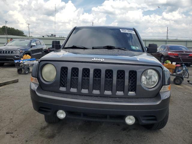 1C4NJRFB6FD412912 - 2015 JEEP PATRIOT LATITUDE GRAY photo 5