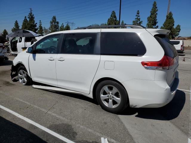 5TDKK3DC2CS214563 - 2012 TOYOTA SIENNA LE WHITE photo 2