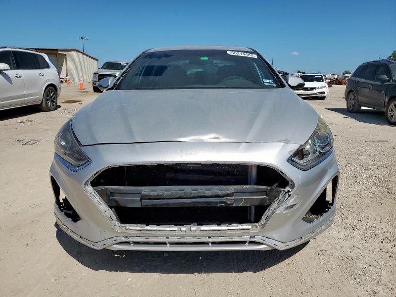 5NPE34AF4JH669822 - 2018 HYUNDAI SONATA SPORT Silber Foto 5