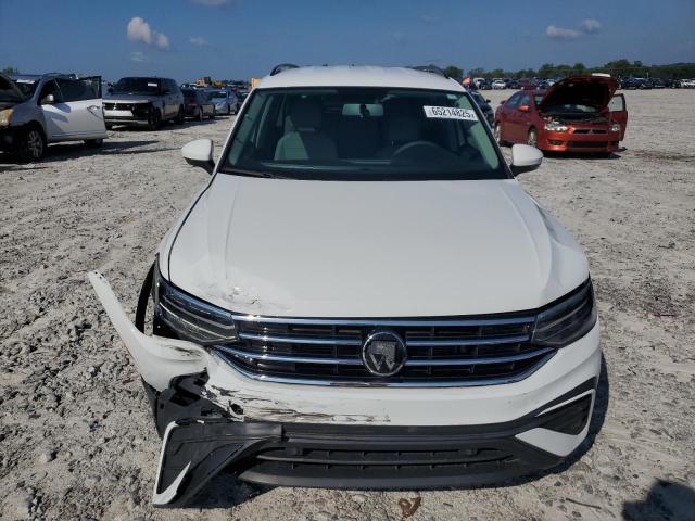 3VV1B7AX1NM130832 - 2022 VOLKSWAGEN TIGUAN S Biały zdjęcie 5
