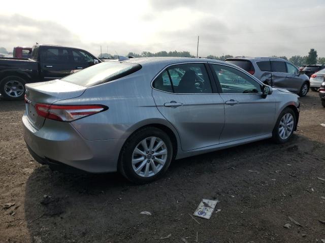 4T1B11HK6KU241487 - 2019 TOYOTA CAMRY L SILVER photo 3