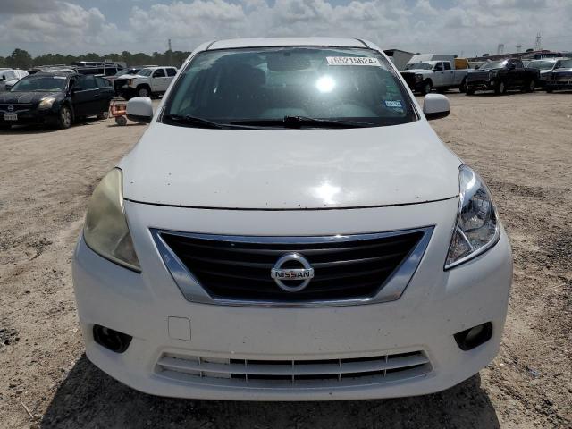 3N1CN7AP7DL863943 - 2013 NISSAN VERSA S WHITE photo 5