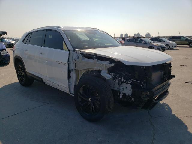 1V2JE2CA9PC222811 - 2023 VOLKSWAGEN ATLAS CROS SE Biały zdjęcie 4