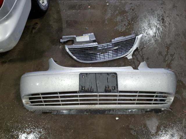 2C4GT54L84R568385 - 2004 CHRYSLER TOWN & COU TOURING SILVER photo 13