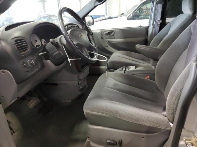 2C4GT54L84R568385 - 2004 CHRYSLER TOWN & COU TOURING SILVER photo 7