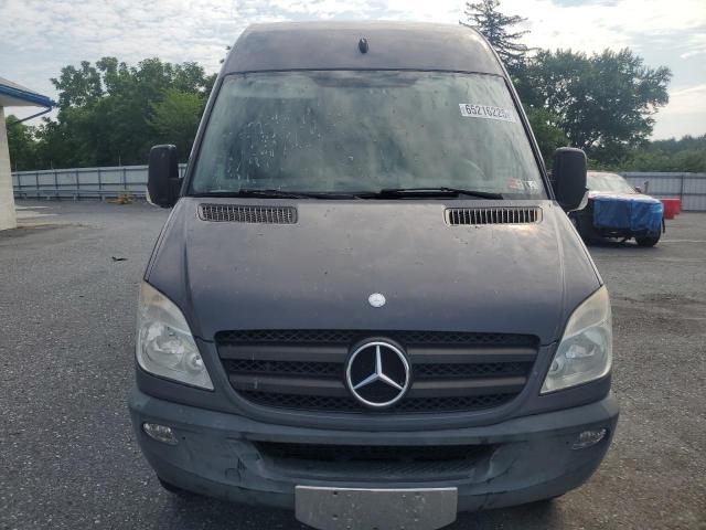 WD4PE8CC2D5728745 - 2013 MERCEDES-BENZ SPRINTER 2500 GRAY photo 5