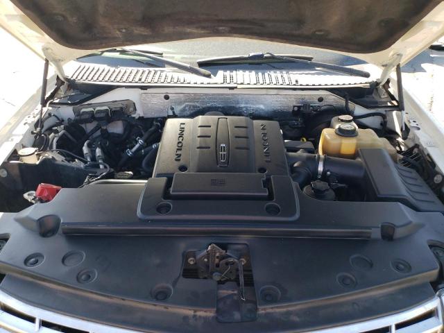 5LMFU27518LJ12241 - 2008 LINCOLN NAVIGATOR თეთრი ფოტო 12