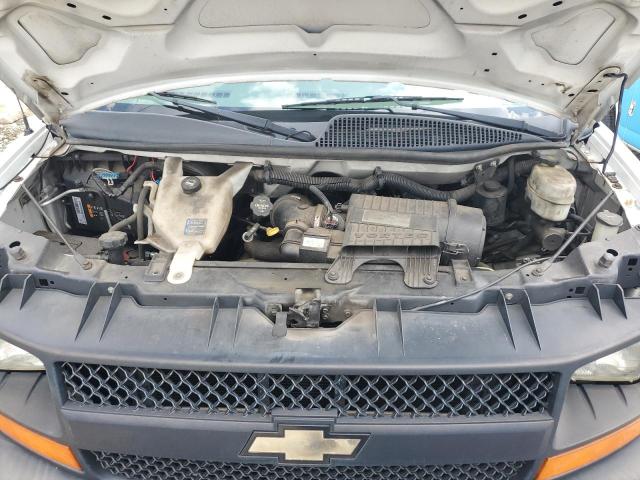 1GCWGFCA4D1904088 - 2013 CHEVROLET EXPRESS G2 WHITE photo 11