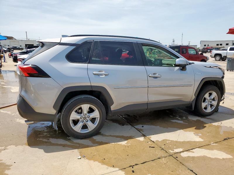 JTMMWRFVXKD024180 - 2019 TOYOTA RAV4 LE Silber Foto 3