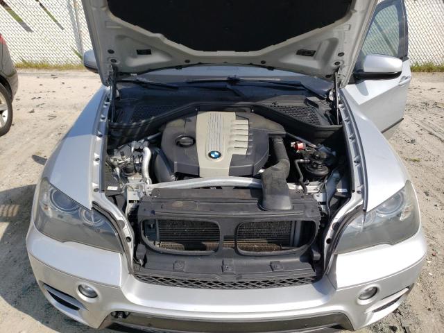 5UXZW0C53BL655234 - 2011 BMW X5 XDRIVE35D SILVER photo 12