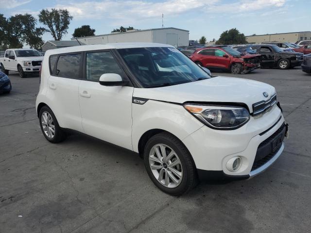 KNDJP3A58J7558151 - 2018 KIA SOUL + WHITE photo 4