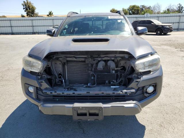 3TMAZ5CN4GM026090 - 2016 TOYOTA TACOMA DOUBLE CAB GRAY photo 5