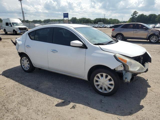 3N1CN7AP0KL805315 - 2019 NISSAN VERSA S WHITE photo 4