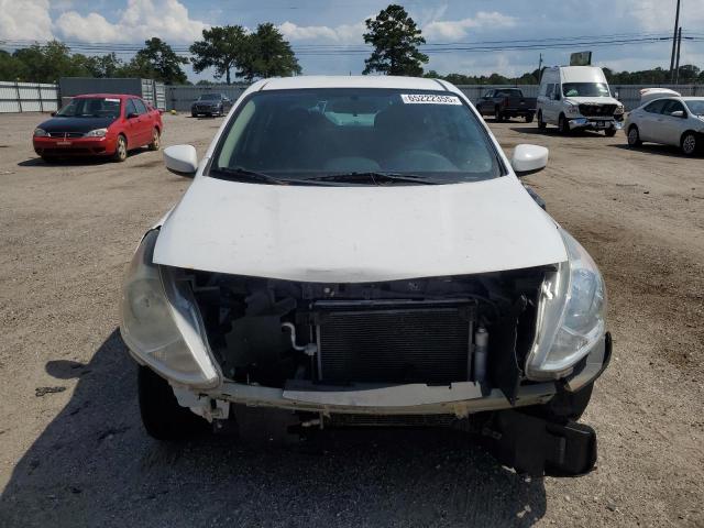 3N1CN7AP0KL805315 - 2019 NISSAN VERSA S WHITE photo 5