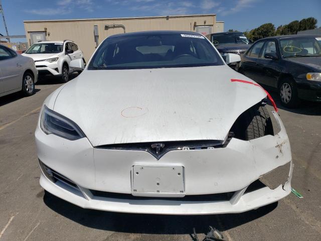 5YJSA1E24JF290686 - 2018 TESLA MODEL S თეთრი ფოტო 5