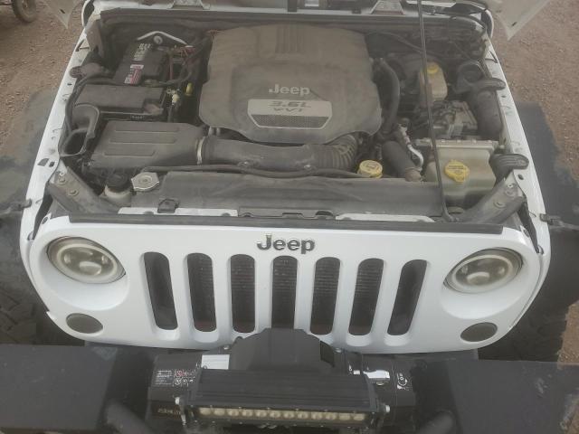 1C4BJWDG5DL679980 - 2013 JEEP WRANGLER U SPORT Blanc photo 12