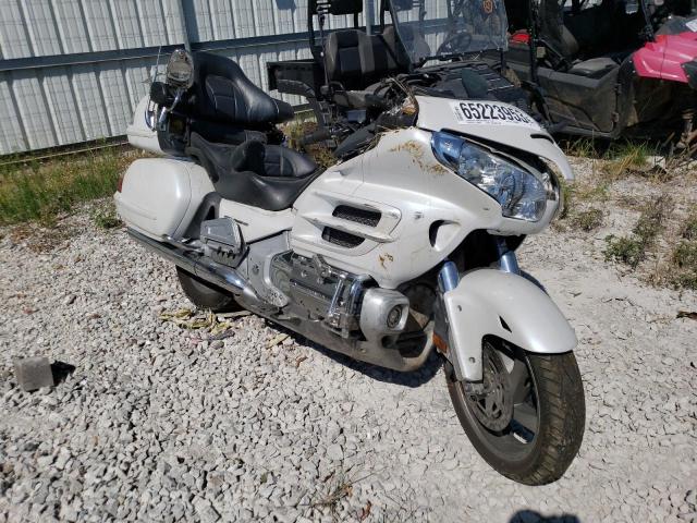 1HFSC47F88A712267 - 2008 HONDA GL1800 WHITE photo 1