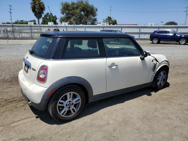 WMWSU3C58CT260880 - 2012 MINI COOPER WHITE photo 3