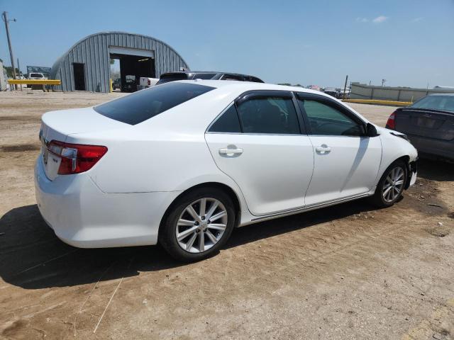 4T4BF1FK0CR240900 - 2012 TOYOTA CAMRY BASE WHITE photo 3