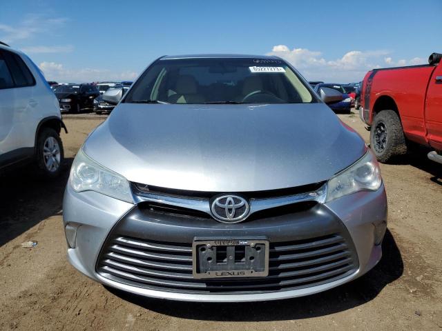 4T4BF1FK7FR494091 - 2015 TOYOTA CAMRY LE SILVER photo 5