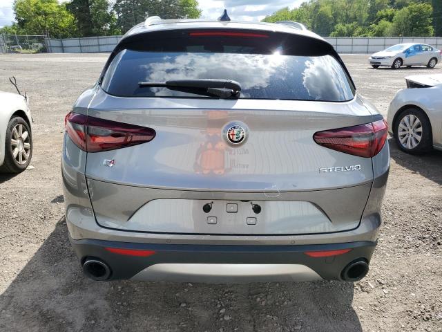 ZASFAKANXJ7B95246 - 2018 ALFA ROMEO STELVIO SILVER photo 6