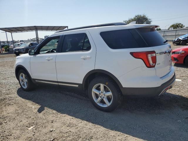 1FM5K8D82HGD43566 - 2017 FORD EXPLORER XLT WHITE photo 2