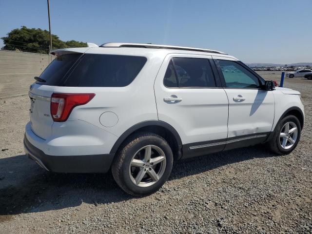 1FM5K8D82HGD43566 - 2017 FORD EXPLORER XLT WHITE photo 3
