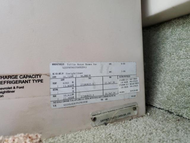 4UZ6LMEB3YCF85930 - 2000 FREIGHTLINER CHASSIS VCL WHITE photo 10