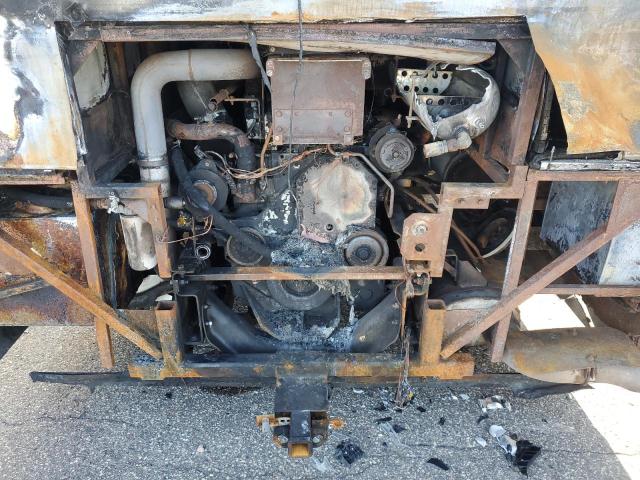 4UZ6LMEB3YCF85930 - 2000 FREIGHTLINER CHASSIS VCL WHITE photo 7