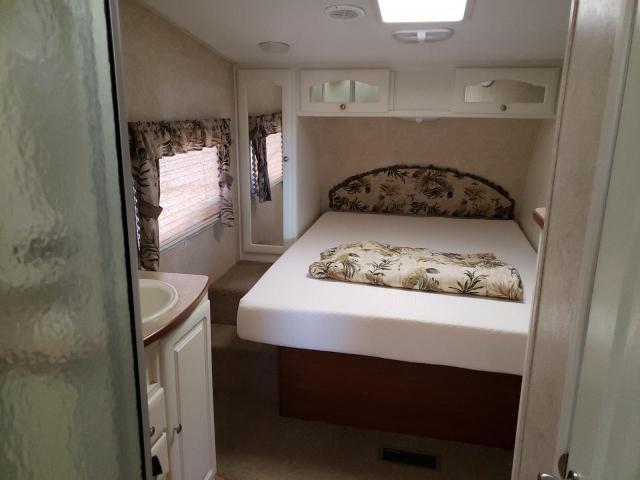 4YDT27R288S630169 - 2008 KEYSTONE OUTBACK TWO TONE photo 5