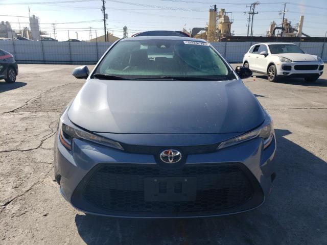 5YFEPMAE0NP338823 - 2022 TOYOTA COROLLA LE SILVER photo 5