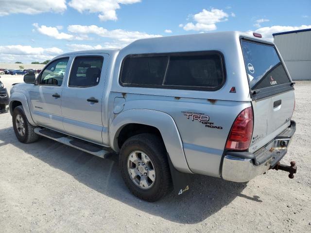 5TELU42NX5Z028932 - 2005 TOYOTA TACOMA DOUBLE CAB 银色 照片 2