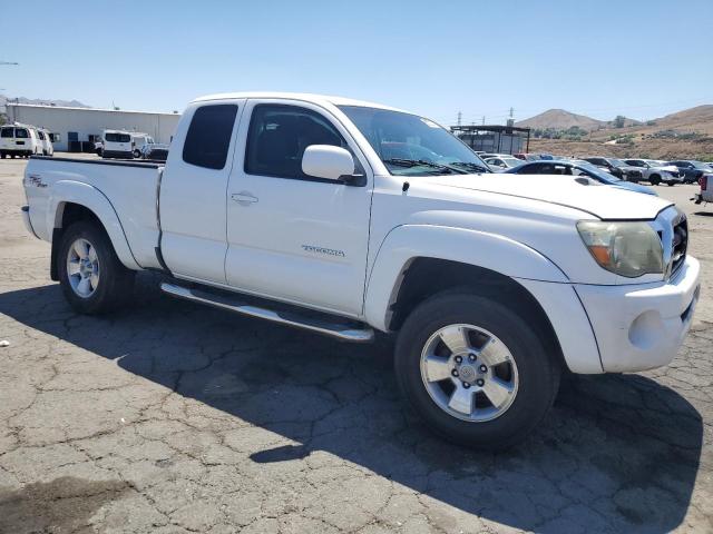 5TETU62N39Z664058 - 2009 TOYOTA TACOMA PRERUNNER ACCESS CAB WHITE photo 4