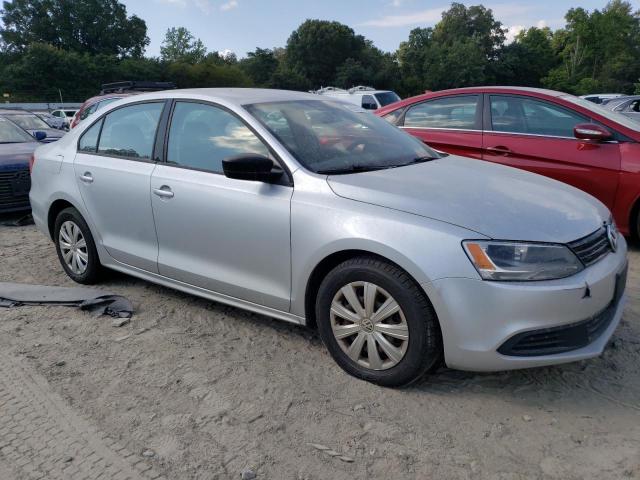 3VW2K7AJ3DM206822 - 2013 VOLKSWAGEN JETTA BASE 银色 照片 4