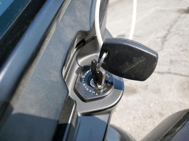 1HD1KB714RB638910 - 2024 HARLEY-DAVIDSON FLHX 黑色 照片 8