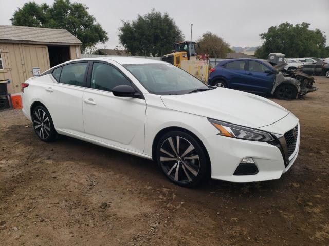 1N4BL4CVXMN364892 - 2021 NISSAN ALTIMA SR WHITE photo 4