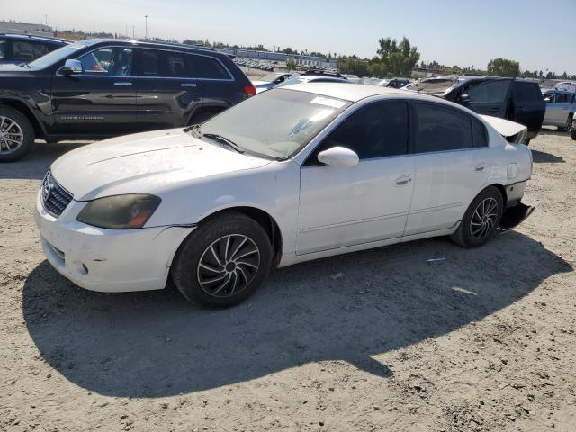 1N4AL11D25N482165 - 2005 NISSAN ALTIMA S WHITE photo 1