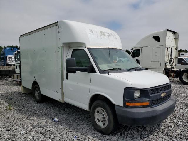 1GB0G2CF0F1252622 - 2015 CHEVROLET EXPRESS G3 WHITE photo 4