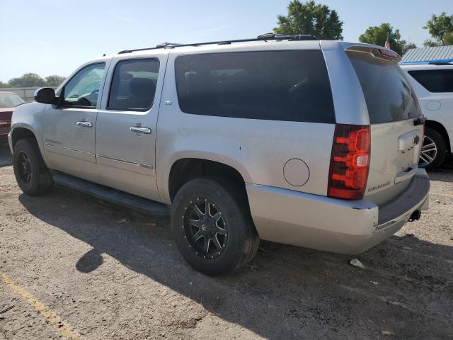 1GNSKKE34BR284613 - 2011 CHEVROLET SUBURBAN K1500 LTZ SILVER photo 2