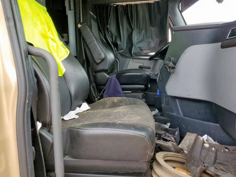 3AKJHHDRXMSMA2710 - 2021 FREIGHTLINER CASCADIA 1 თაფლისფერი ფოტო 5