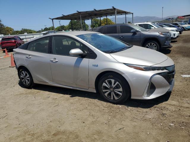 JTDKARFP0J3088238 - 2018 TOYOTA PRIUS PRIM 银色 照片 4