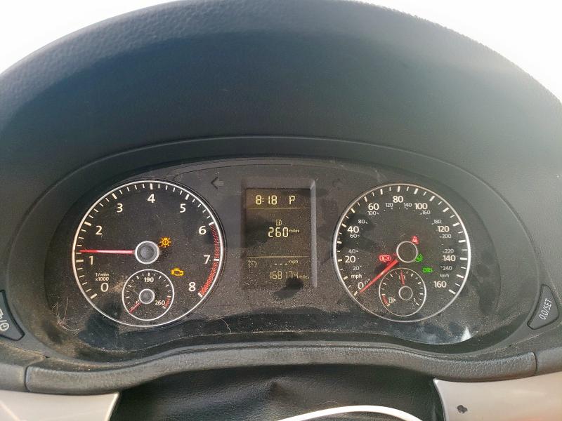 1VWAT7A37FC020019 - 2015 VOLKSWAGEN PASSAT S SILVER photo 9